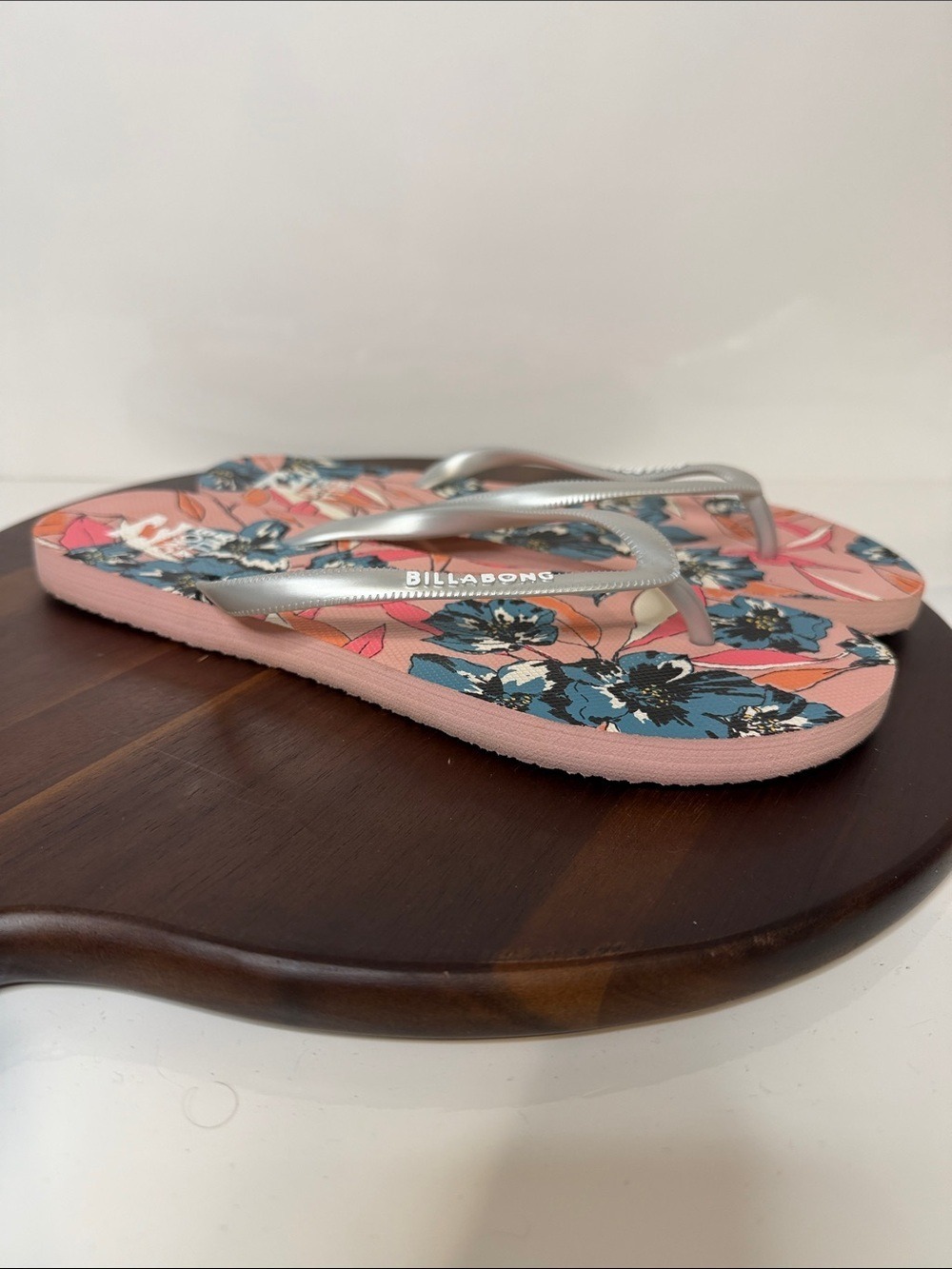 Billabong Floral Classic Flip-Flop Sandals
 – Size 9/10